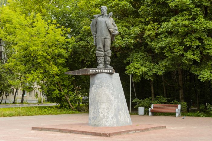 Памятник В.П. Чкалову