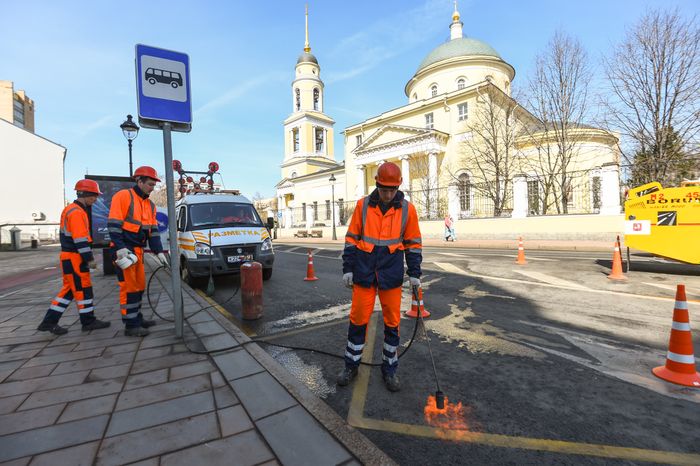 Нанесение дорожной разметки в Москве