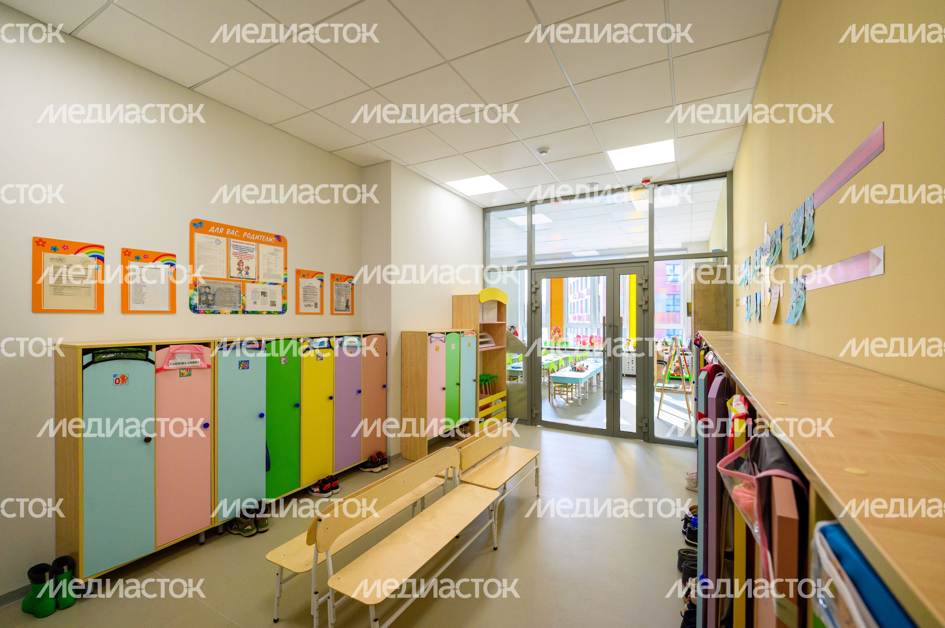 Раздевалка в новом детском саду «Аистенок» в ЖК «Новое Медведково» в Мытищах Раздевалка в новом детском саду «Аистенок» в ЖК «Новое Медведково» в Мытищах