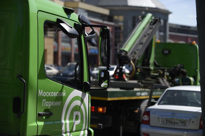 Эвакуаторы на Курском вокзале в Москве