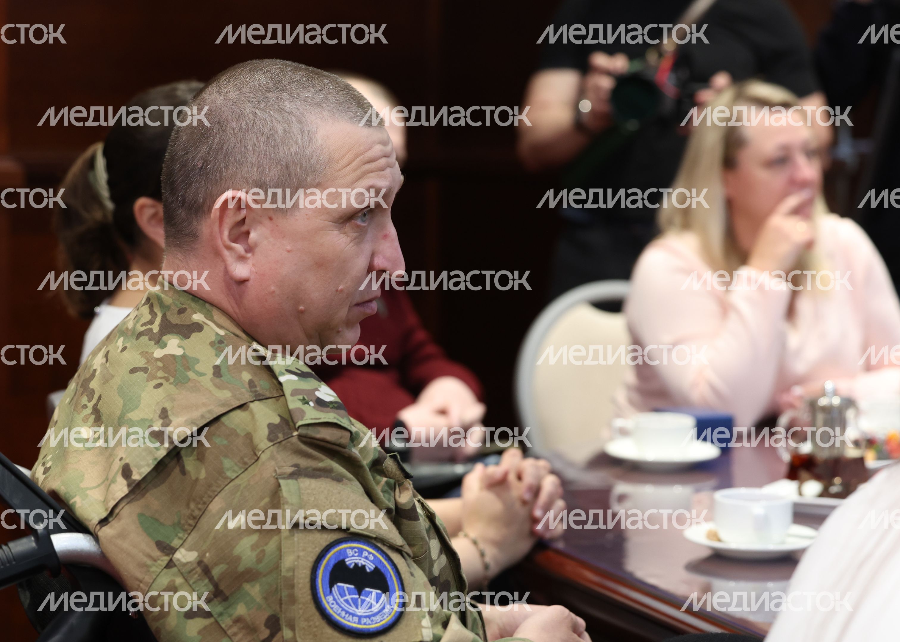 Участникам СВО вручили ключи от автомобилей с ручным управлением Участникам СВО вручили ключи от автомобилей с ручным управлением