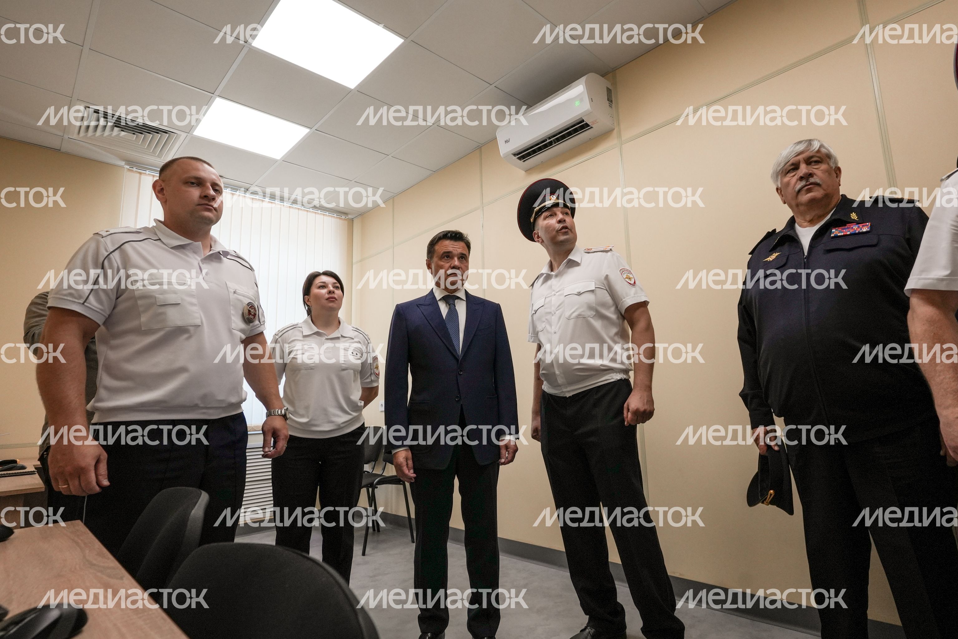 Андрей Воробьев поздравил сотрудников ГИБДД с профессиональным праздником
