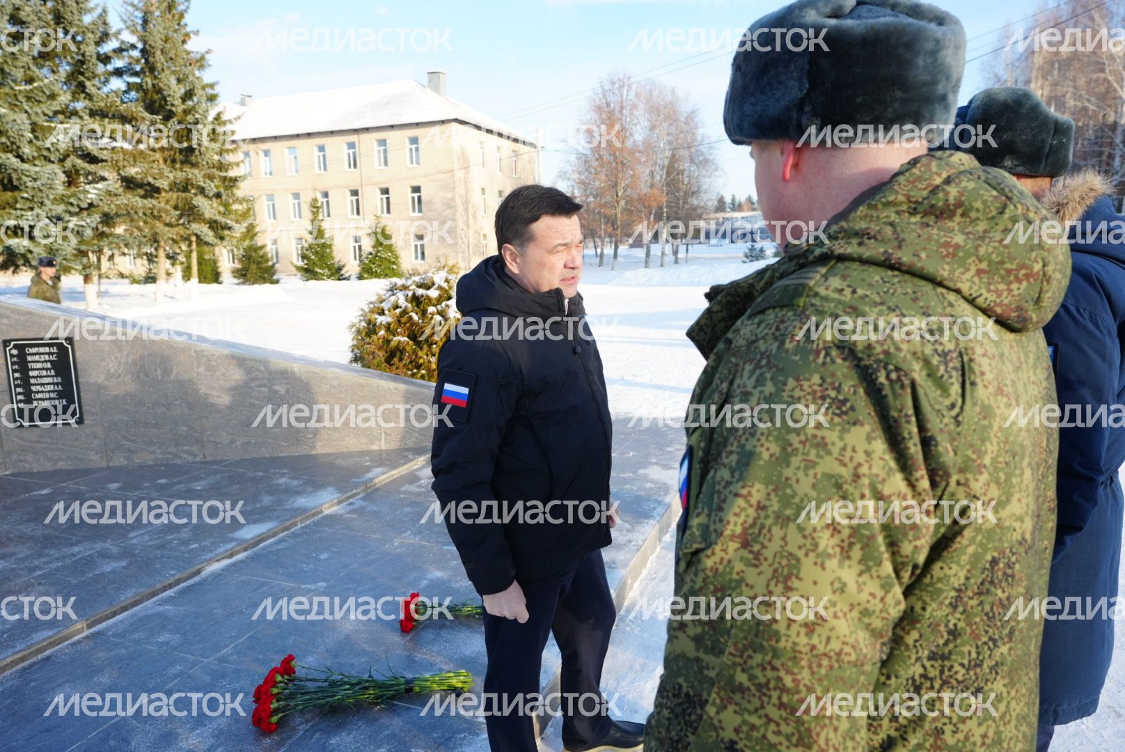 Возложение цветов к мемориалу погибших десантников Губернатором Подмосковья