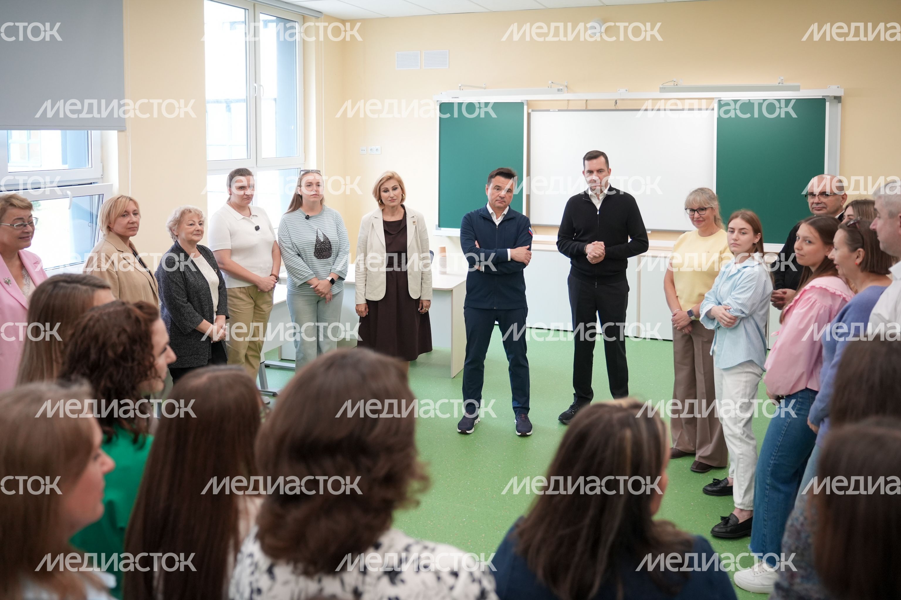 Андрей Воробьев проверил готовность новой школы в пгт Свердловский г.о. Лосино-Петровский