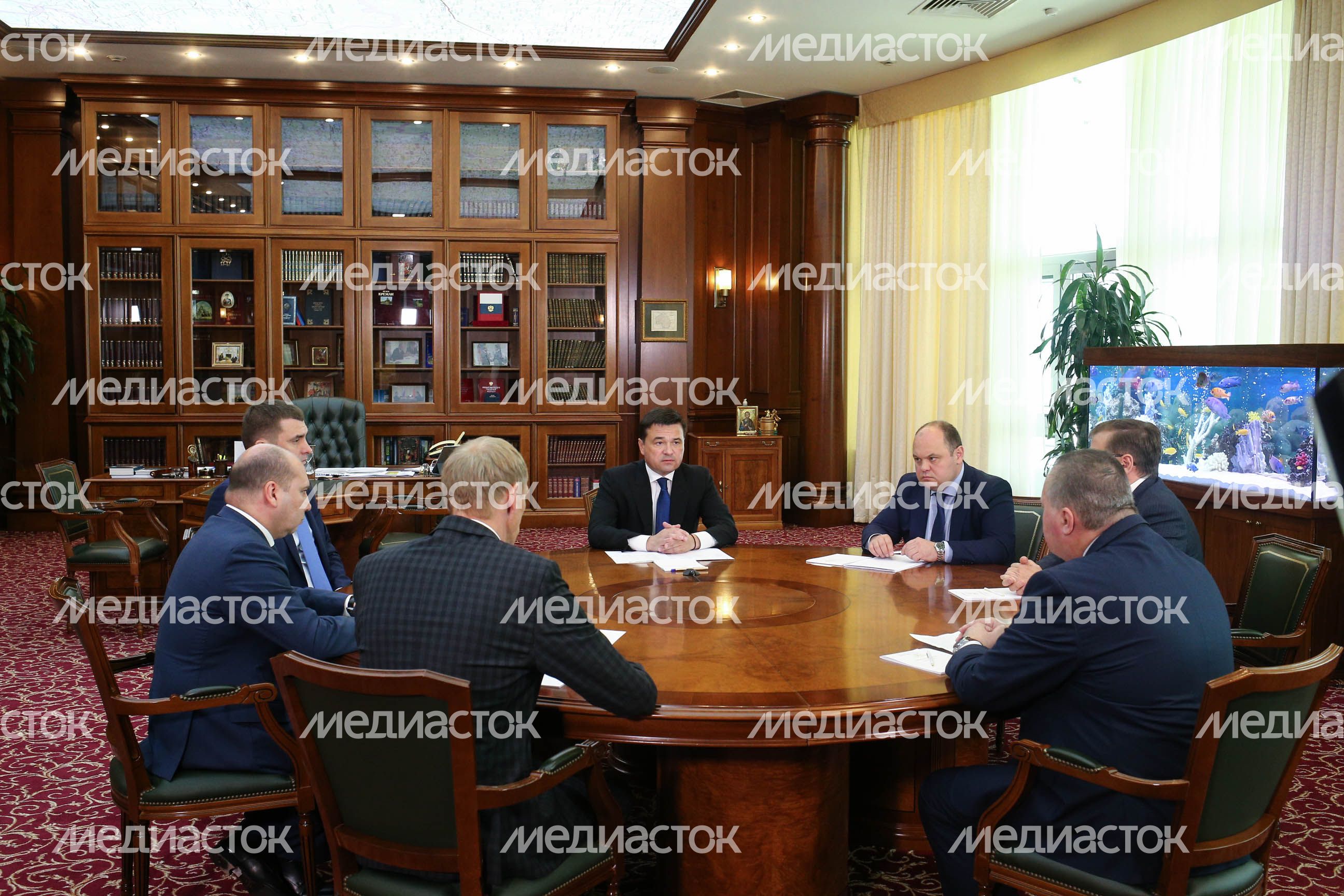 Рабочая встреча губернатора Подмосковья с главой администрации Ликино-Дулево и и.о главы Орехово-Зуевского района, 07.06.2018