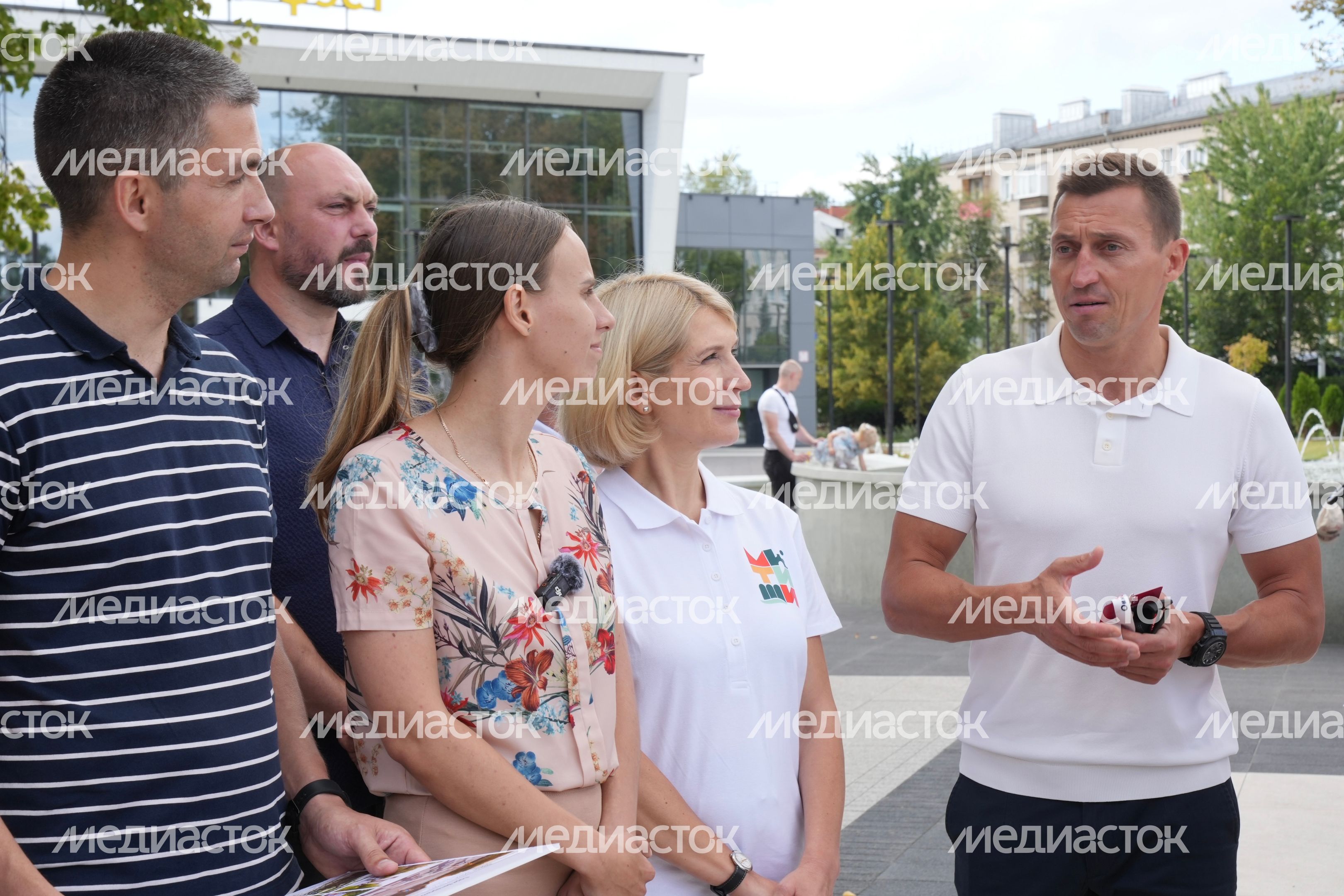Александр Легков проверил благоустройство площади Мира в Мытищах