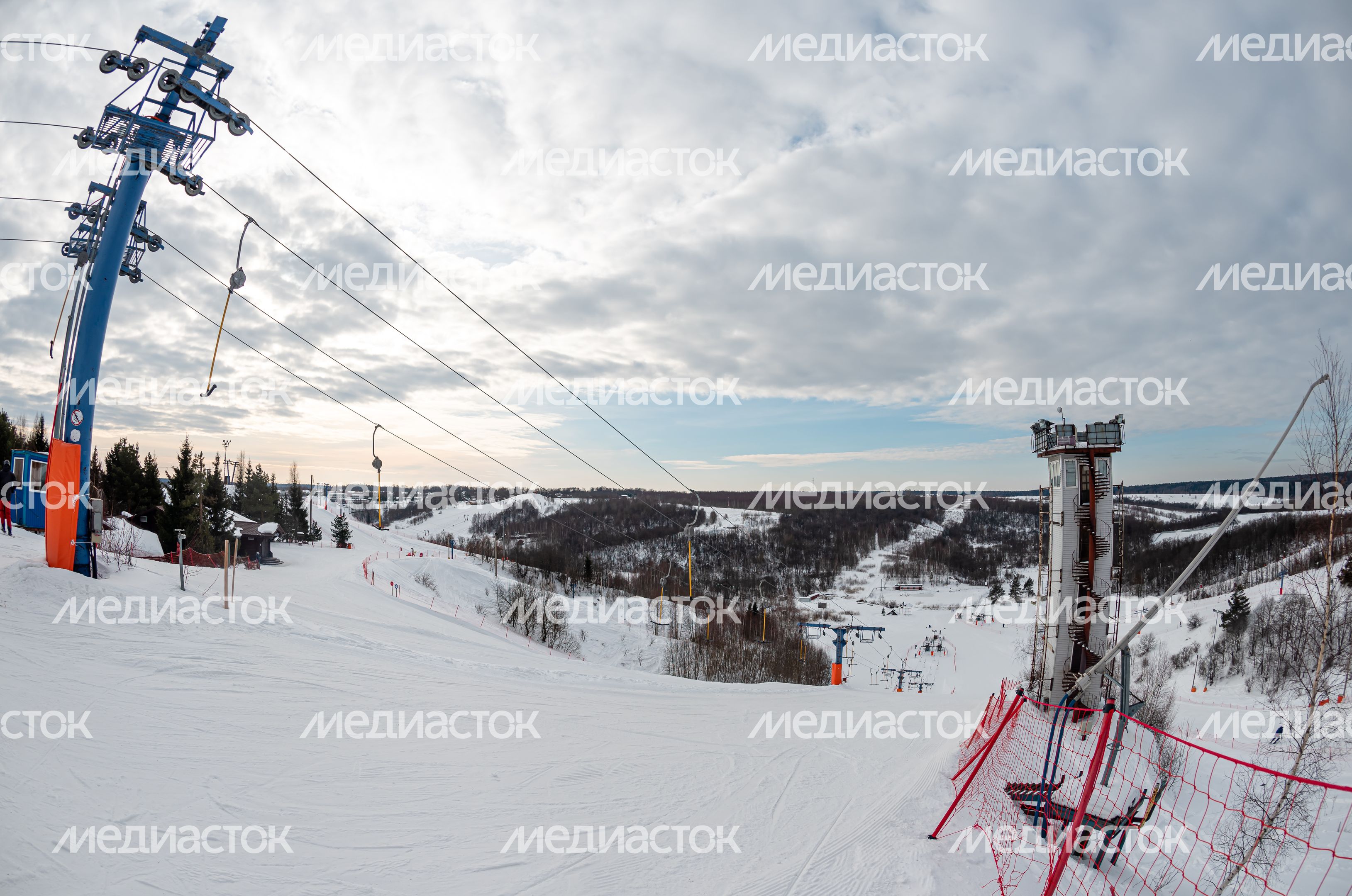 Зимние виды спортивного парка Волен