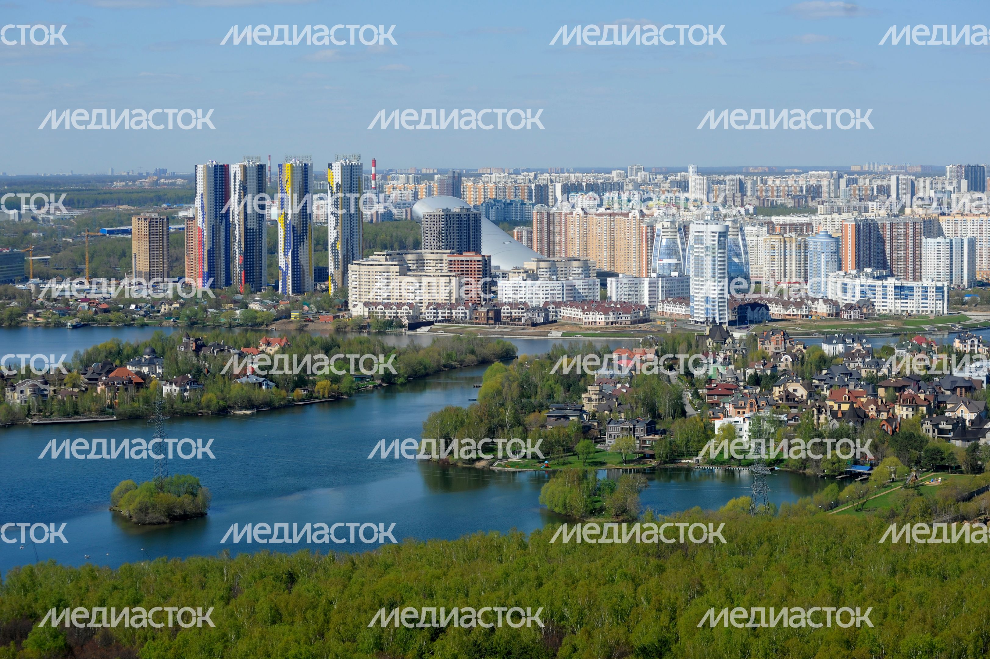 Парад вертолетов в память о погибших в ВОВ