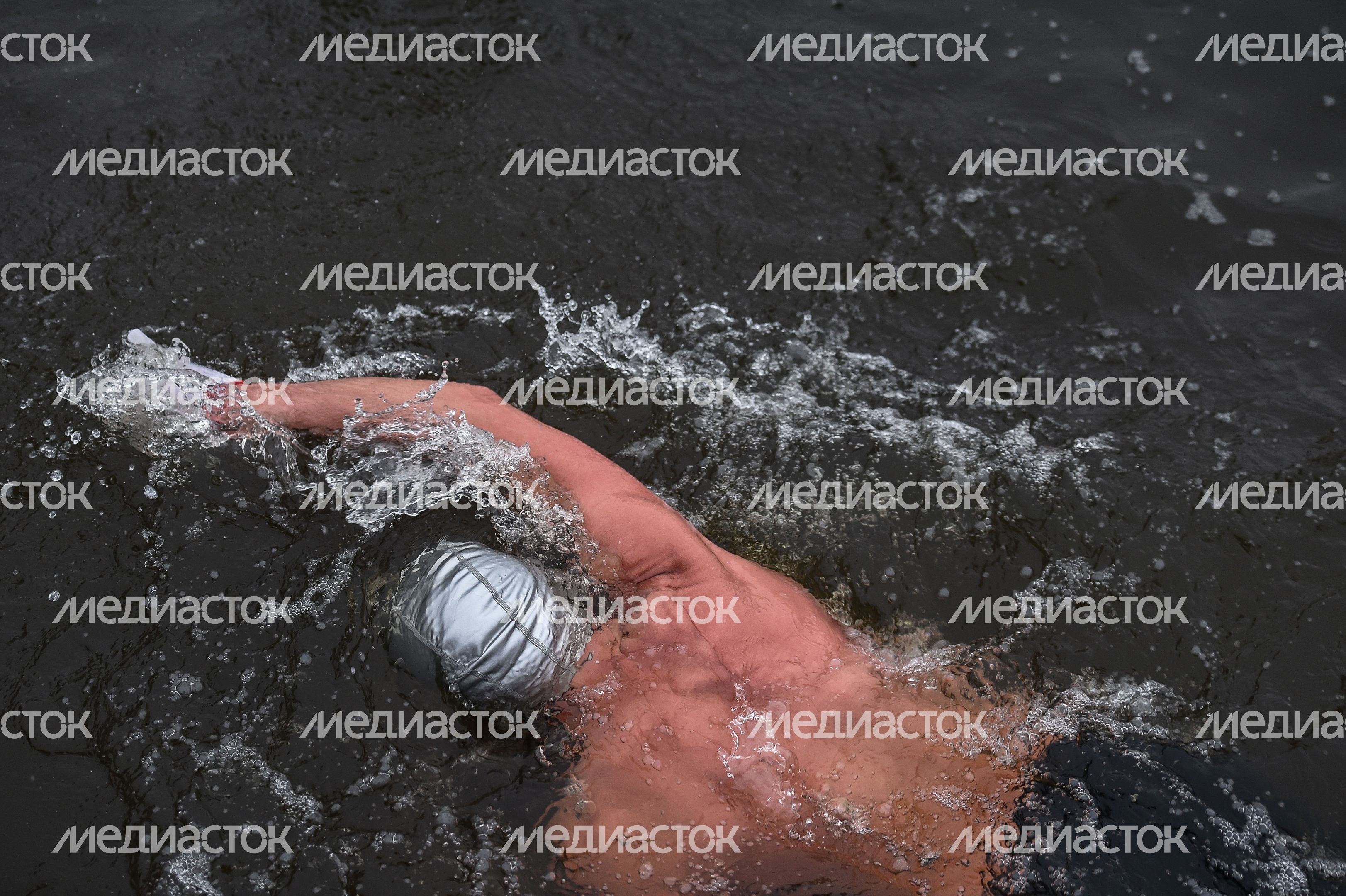 Купание моржей в Долгопрудном