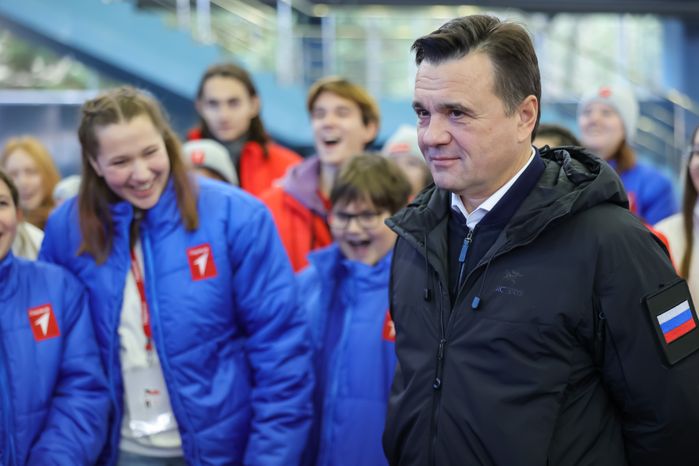 Андрей Воробьев навестил пилотажные группы на авиабазе в Кубинке