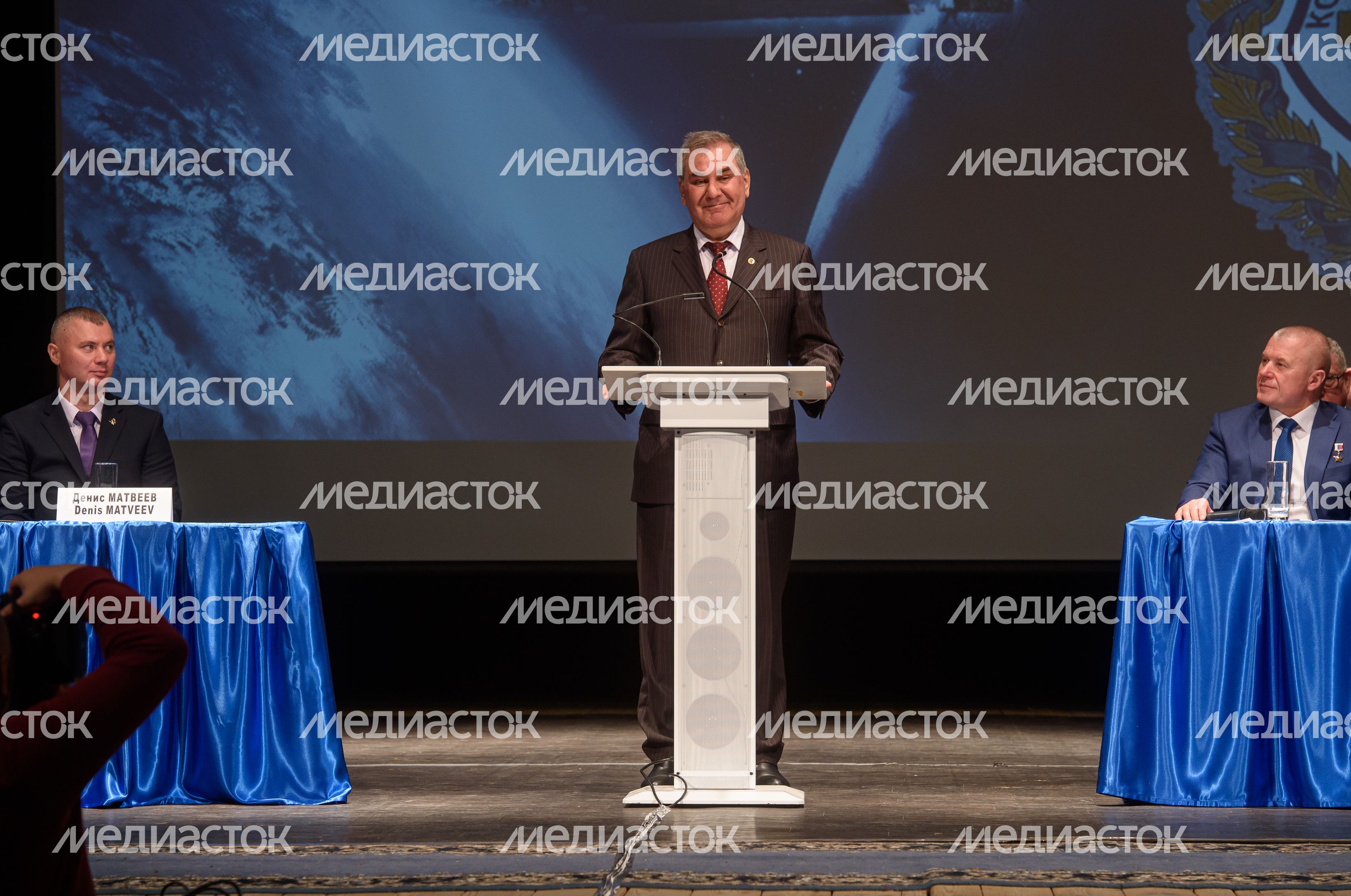 Торжественная встреча космонавтов и астронавтов 67-й длительной экспедиции на МКС