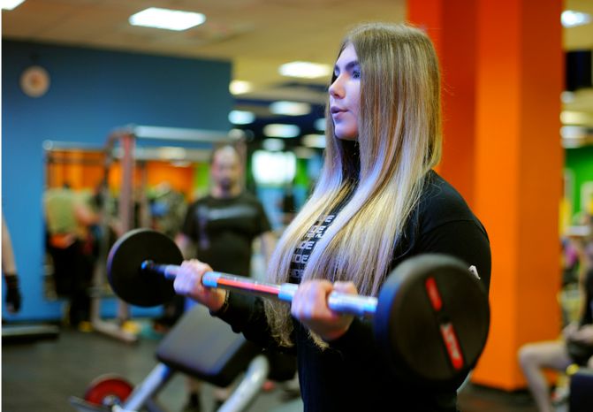 Спортсменка в пауэрлифтинге Марьяна Наумова