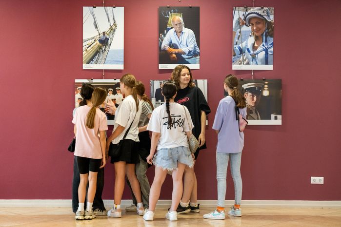 Фотовыставка на кинофестивале «Движение по вертикали» памяти Станислава Говорухина в Дмитрове