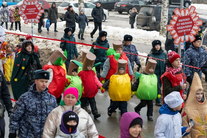 Новогодний уличный карнавал в Клину