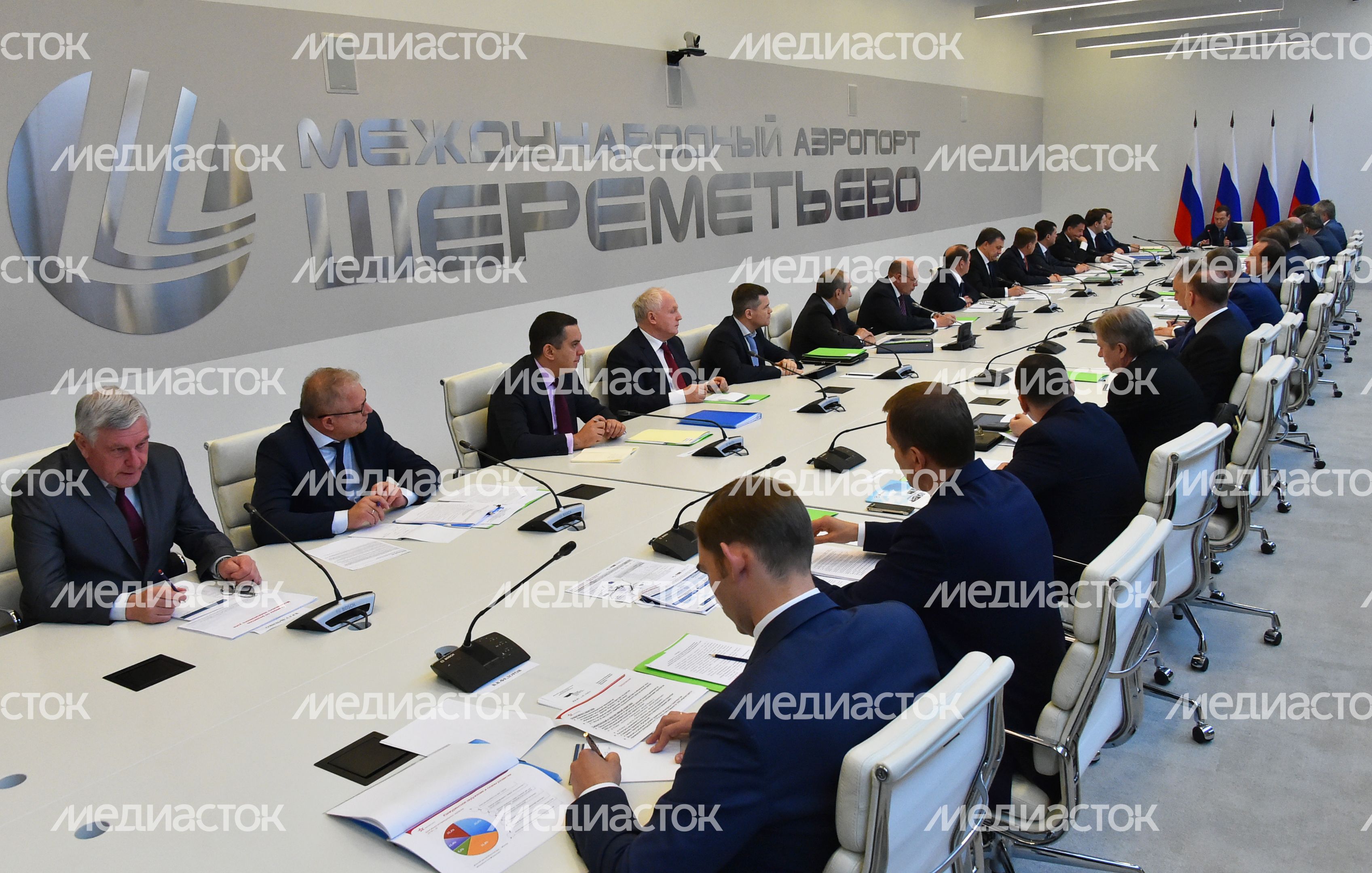 Воробьев принял участие в совещании по подготовке к ЧМ-2018 по футболу под председательством Медведева