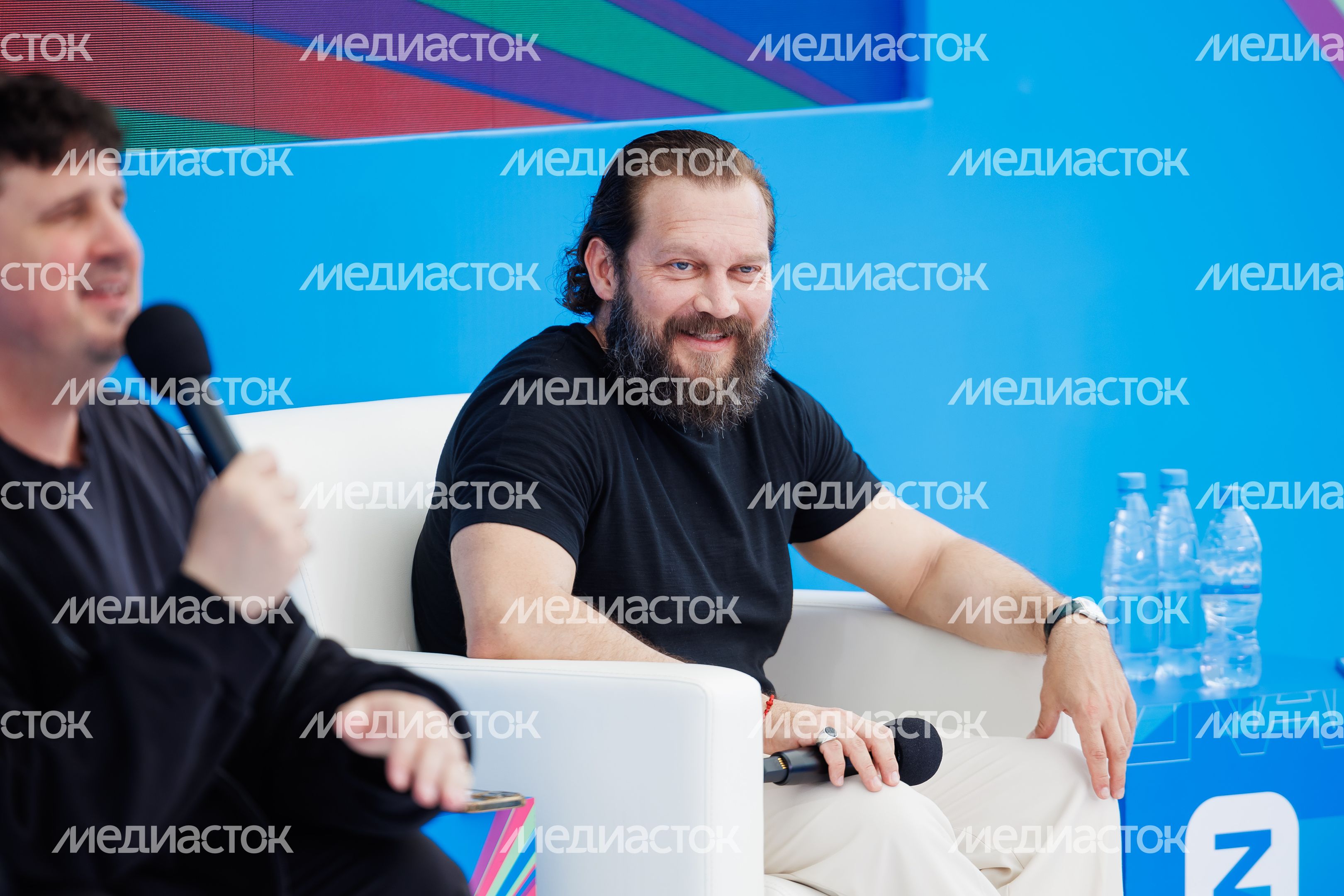 Артем Кривда и Петр Аксенов на VK Fest -2024 Артем Кривда и Петр Аксенов на VK Fest -2024
