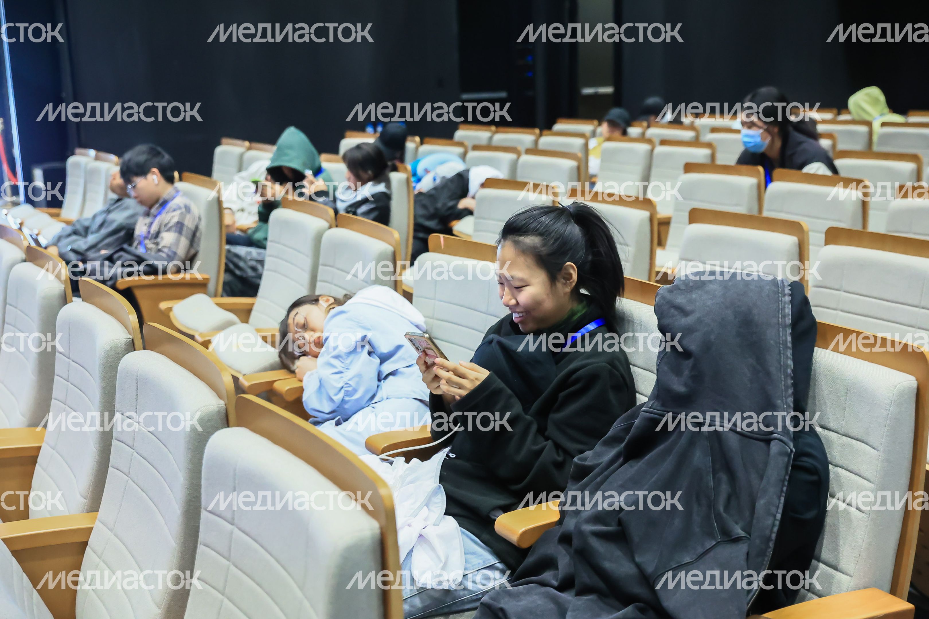 Посещение университета и школы Цинхуа в Пекине Губернатором Подмосковья