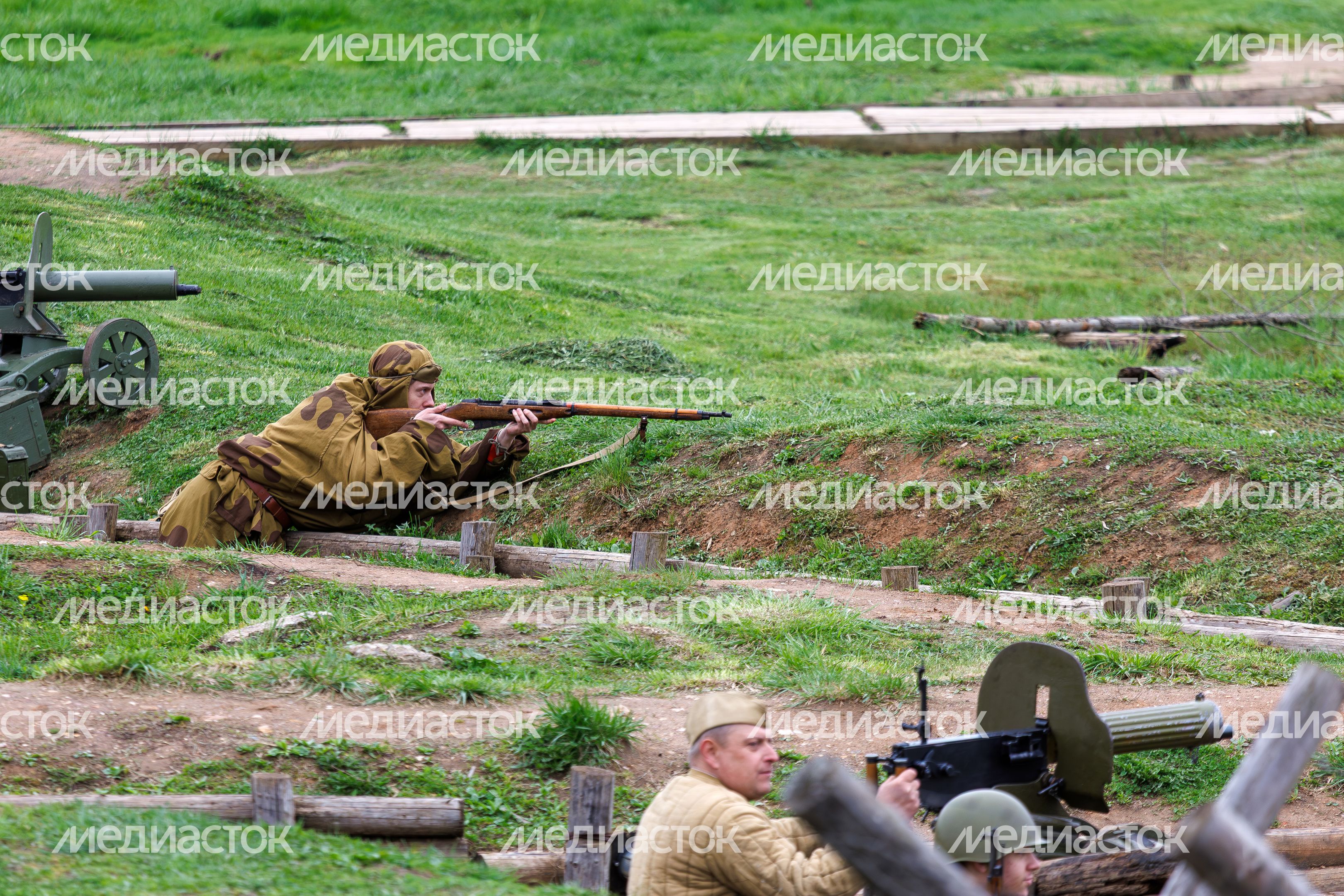 День Победы в Центральном парке «Патриот» Одинцовского округа: военно-историческая реконструкция «В логове зверя» День Победы в Центральном парке «Патриот» Одинцовского округа: военно-историческая реконструкция «В логове зверя»