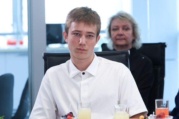 Андрей Воробьев поздравил подмосковных школьников, показавших отличные результаты на ЕГЭ