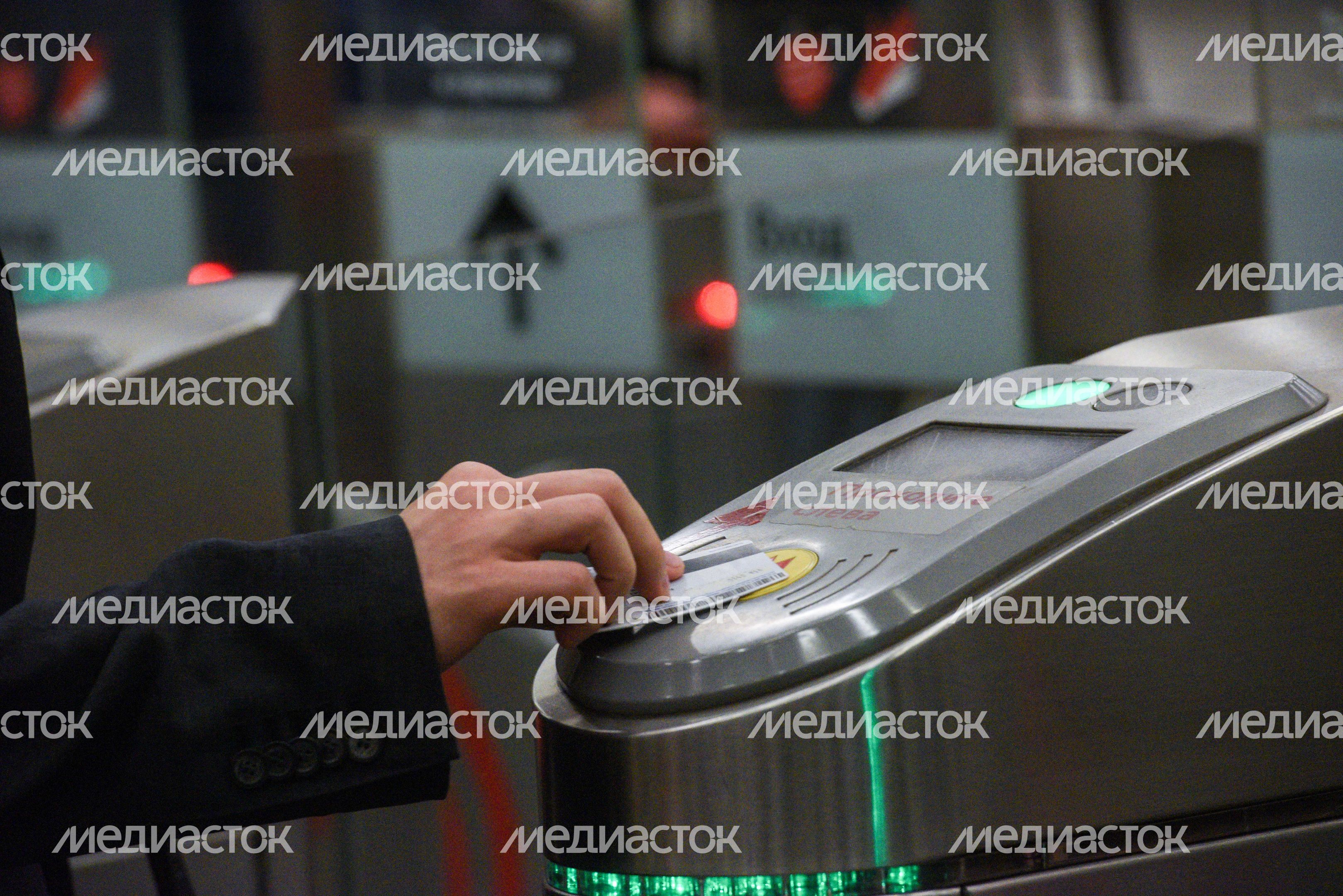 Проверки соблюдения масочно-перчаточного режима в общественном транспорте в Москве