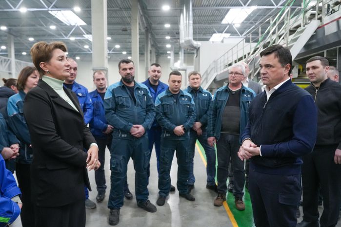 Андрей Воробьев посетил завод "Л-Пак" в Кашире