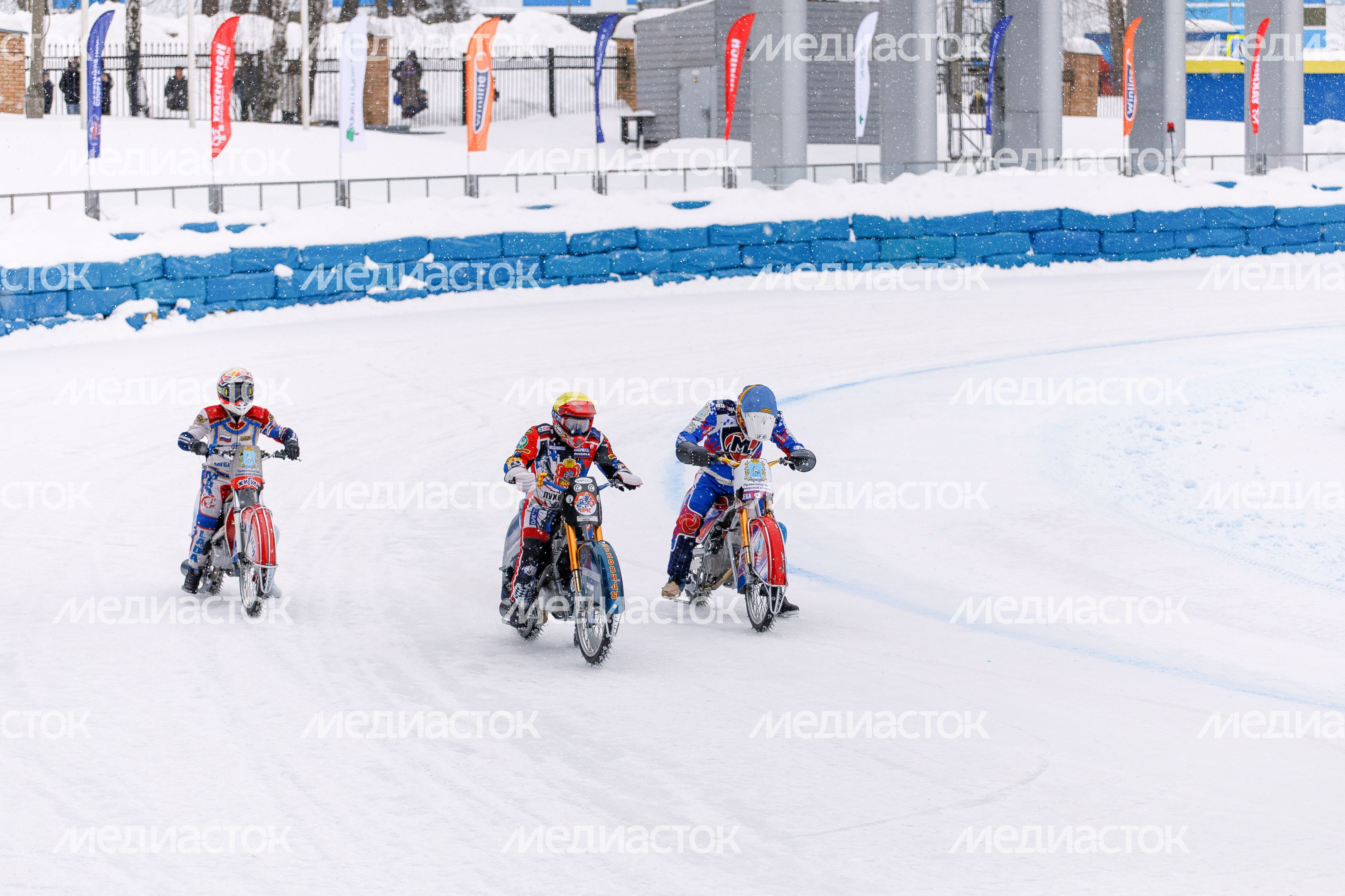 VI этап личного чемпионата России по гонкам на льду в Красногорске