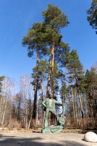 Дубна. Памятник Высоцкому