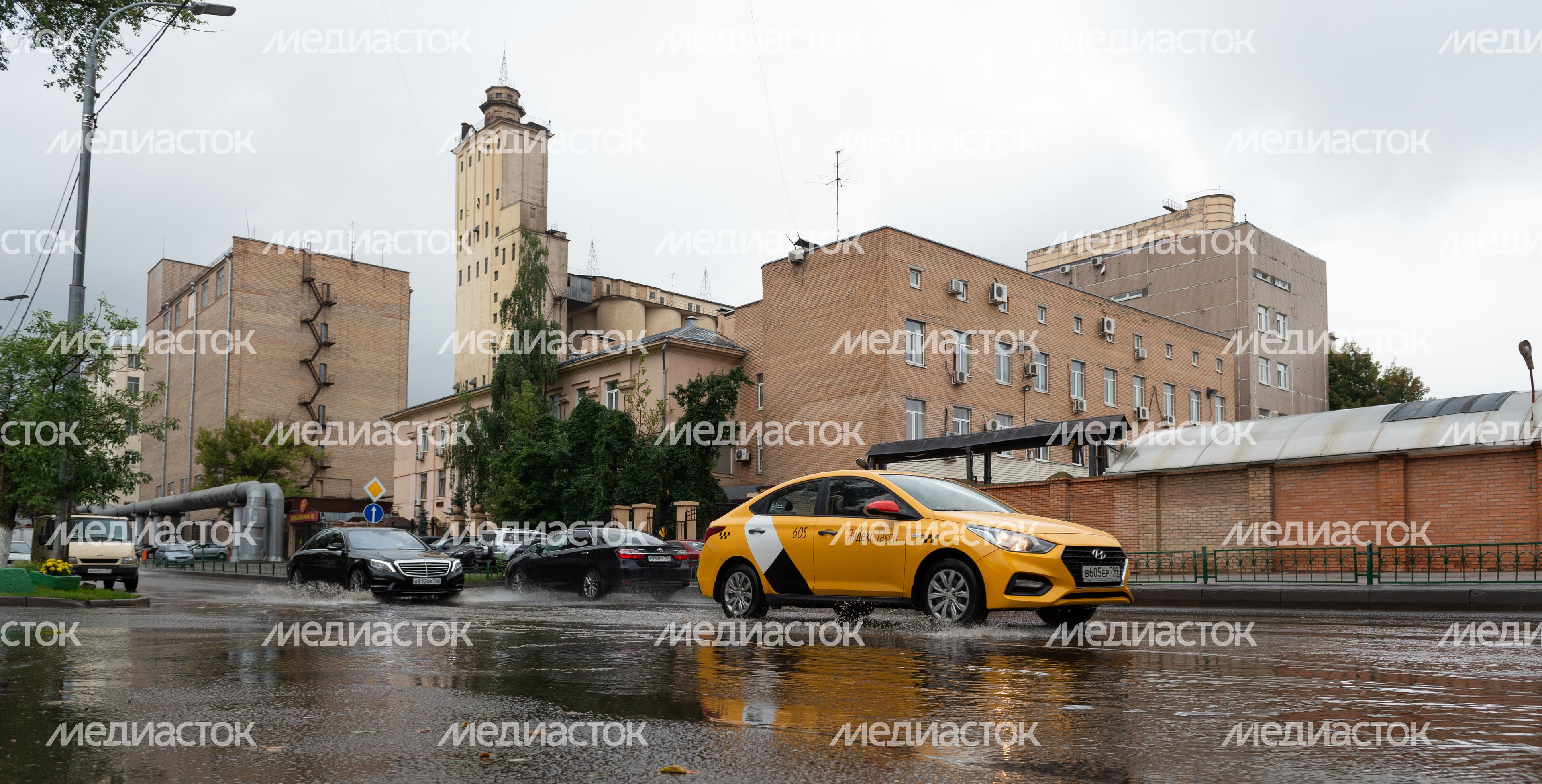 Проливной дождь в Москве Проливной дождь в Москве