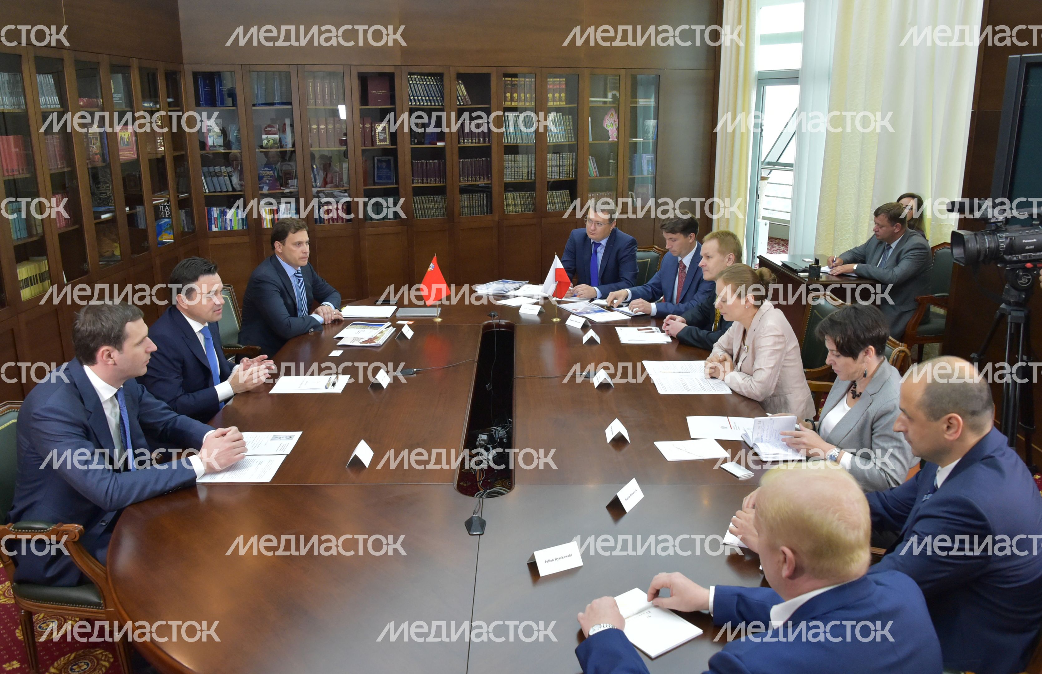 А. Воробьев встретился с послом Польши в РФ А. Воробьев встретился с послом Польши в РФ