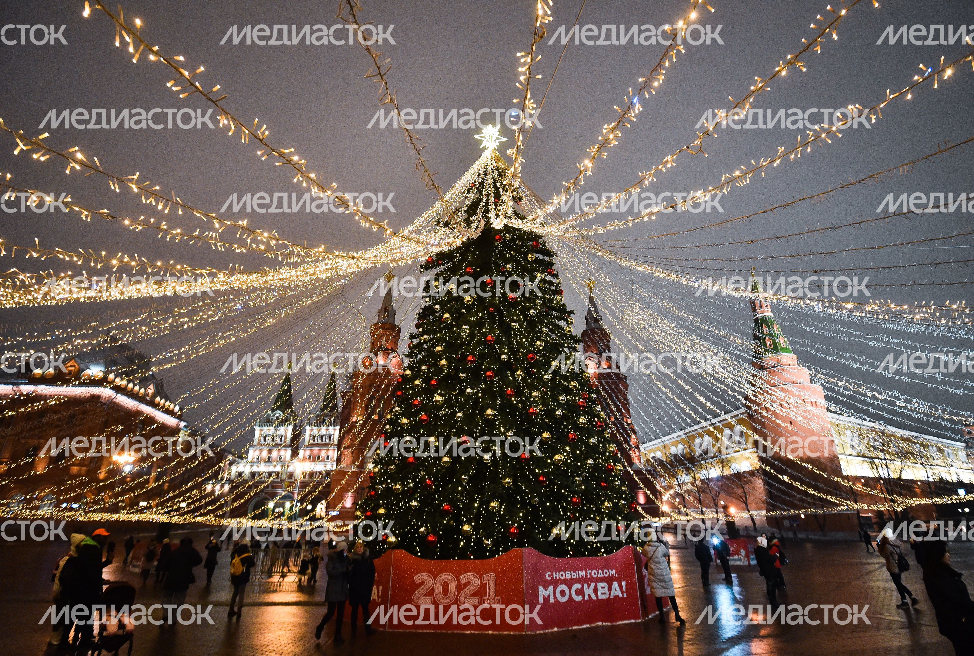 Новогодняя иллюминация в Москве