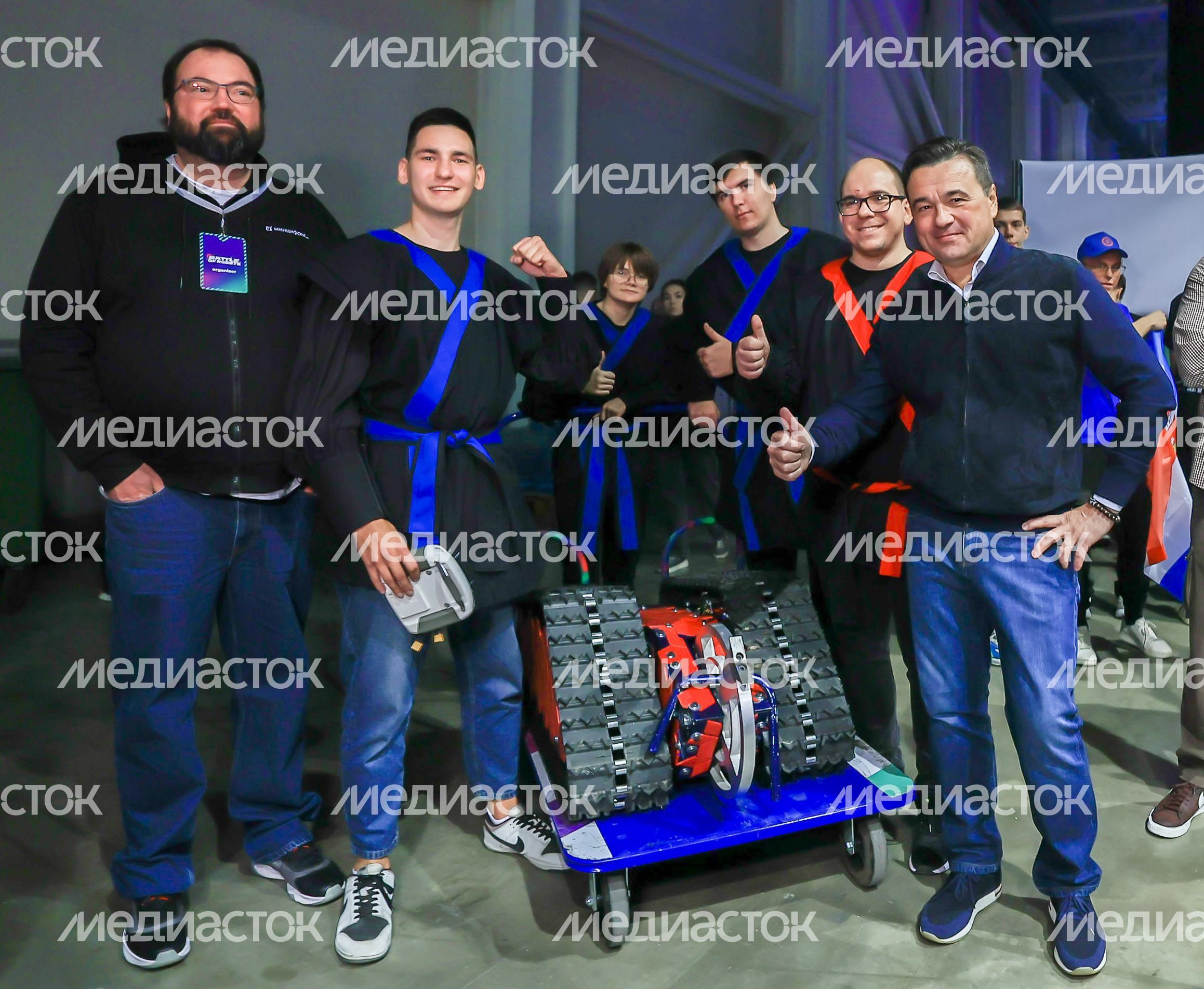 Посещение Губернатором Подмосковья Международного чемпионата «Битва роботов»