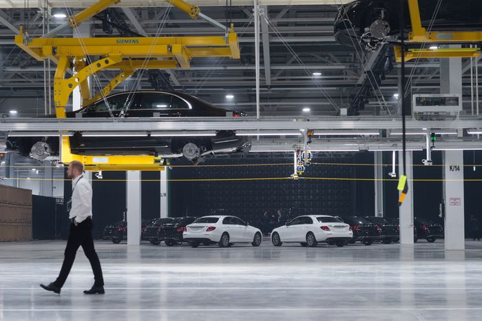 Открытие автомобильного завода Mercedes‑Benz в Подмосковье