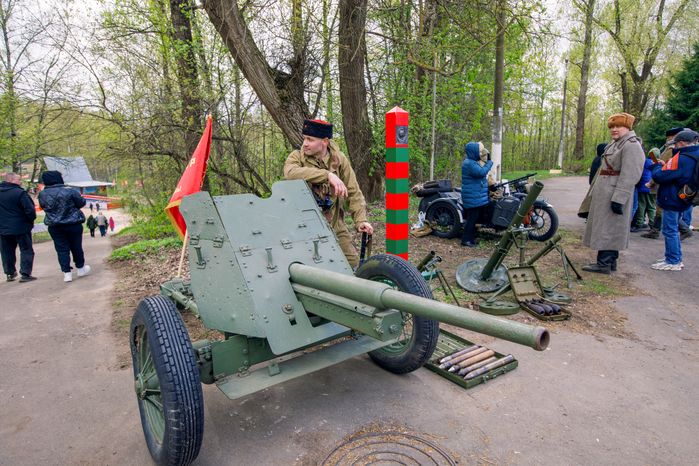 Военно-историческая реконструкция "Успех в единстве поколений" в Химках