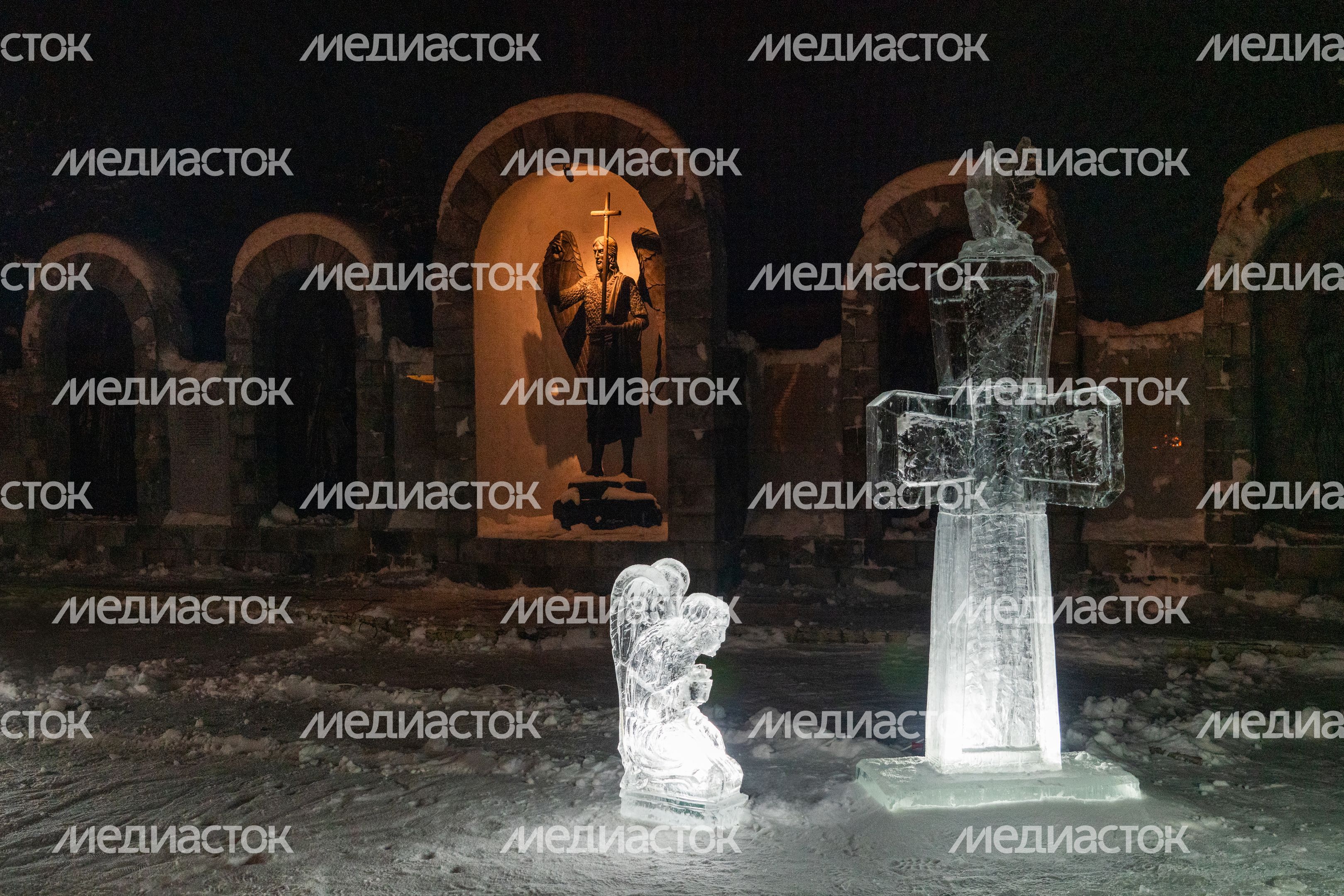 Крещенские купания в Михайло-Архангельском храме деревни Бушарино округа Звенигород Крещенские купания в Михайло-Архангельском храме деревни Бушарино округа Звенигород