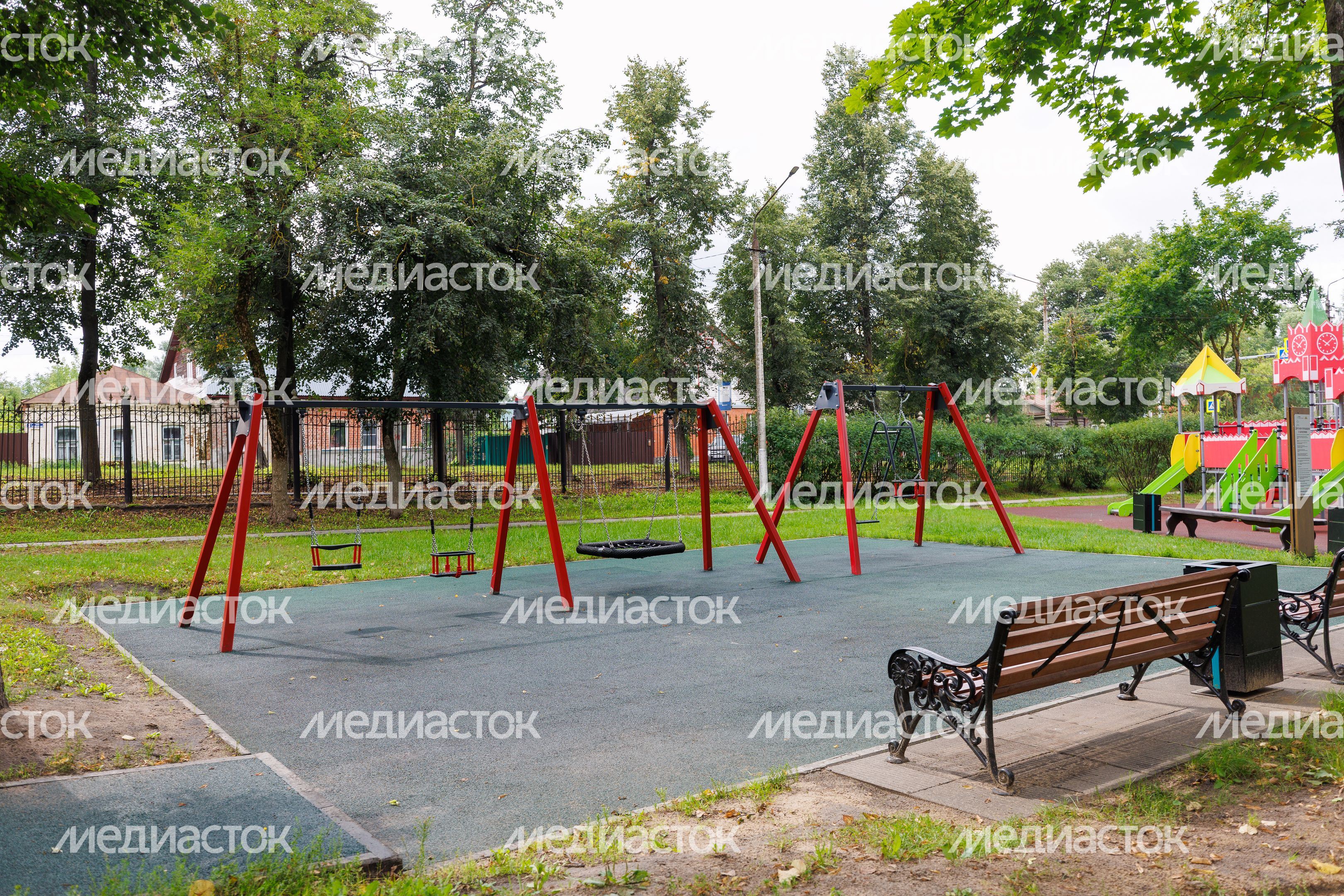 Городской парк культуры и отдыха «Пегас» в Егорьевске летом Городской парк культуры и отдыха «Пегас» в Егорьевске летом