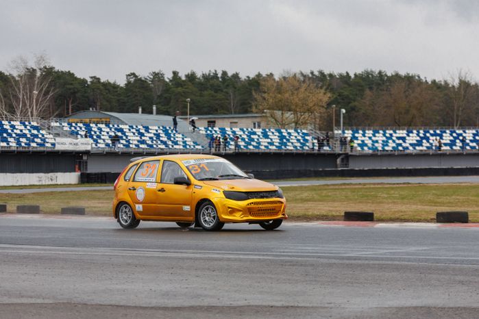 Открытие сезона ралли-кросса на гоночной трассе ADM Raceway в Мячково округа Люберцы
