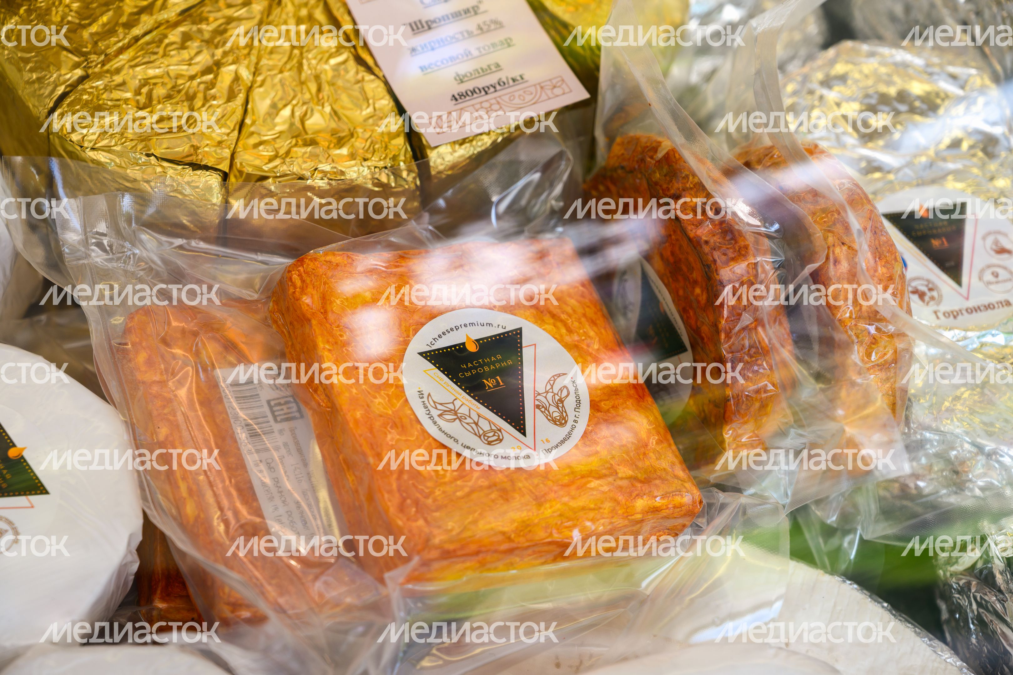 Ярмарка продуктов питания, произведенных в Подмосковье, на гастрономическом фестивале «Вкусы России» 2026 на ВДНХ