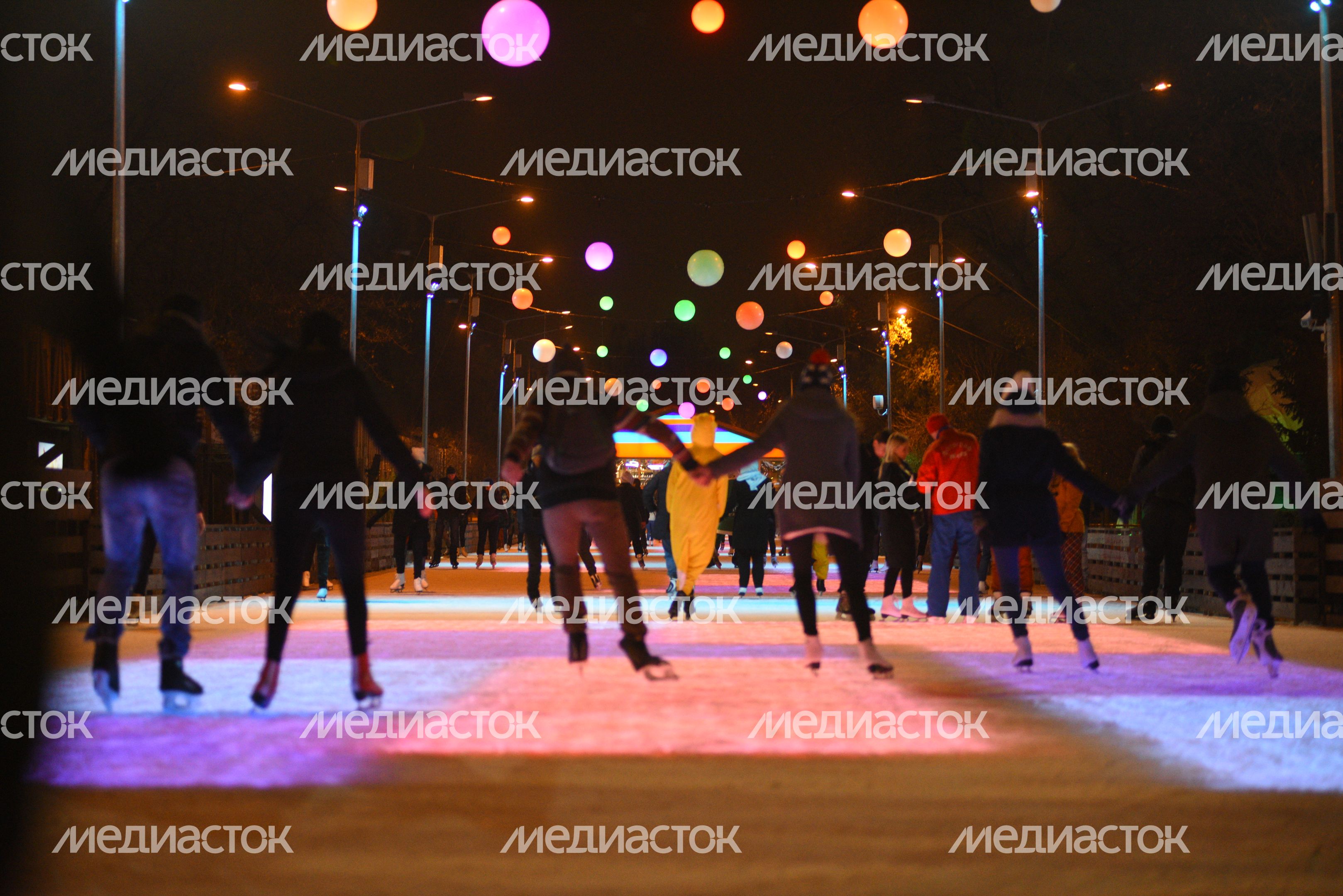 Открытие катка в парке Горького в Москве