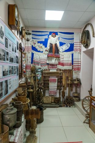 Лотошино. Микулинская картинная галерея