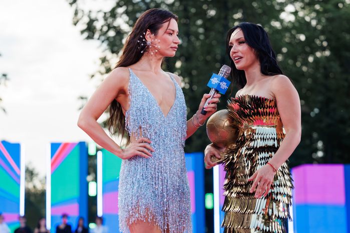 Ида Галич и Ольга Серябкина на открытии VK Fest -2024 в московских "Лужниках"