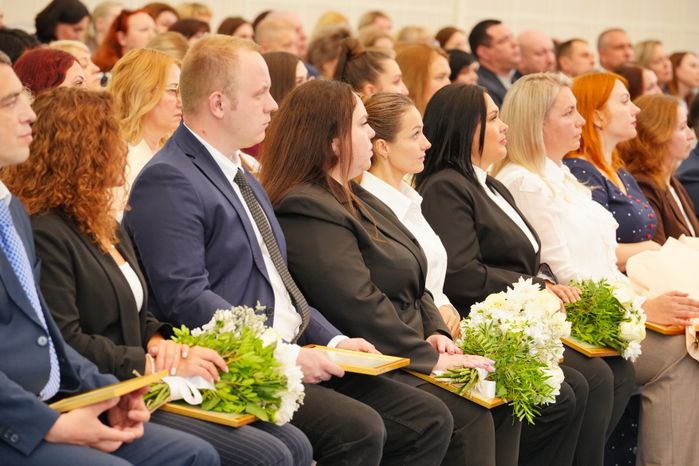Сотрудников МФЦ Подмосковья поздравили с профессиональным праздником