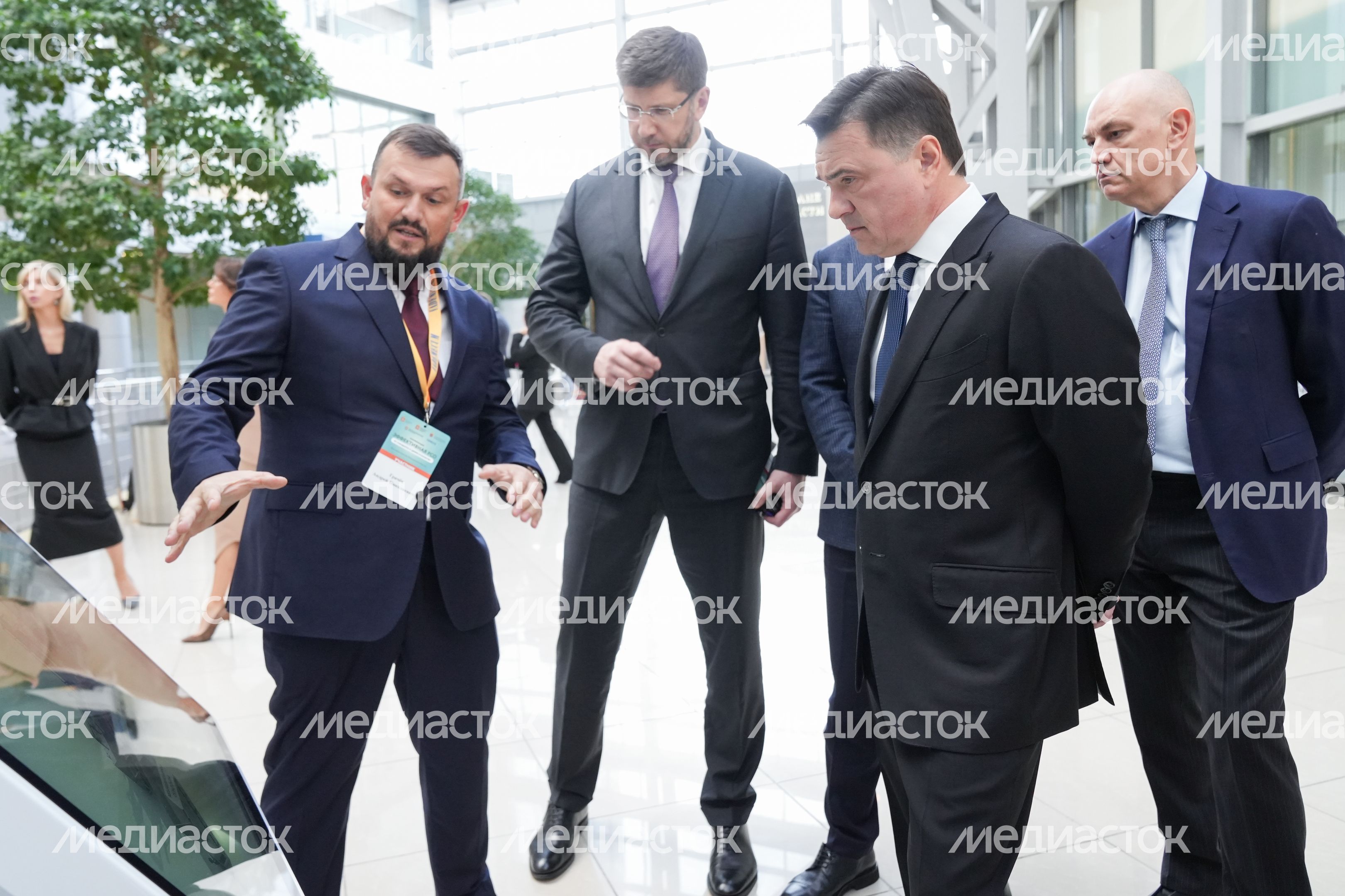 Андрей Воробьев открыл пленарную дискуссию форума "Эффективная РСО: от стандарта к цифре и качеству" Андрей Воробьев открыл пленарную дискуссию форума "Эффективная РСО: от стандарта к цифре и качеству"