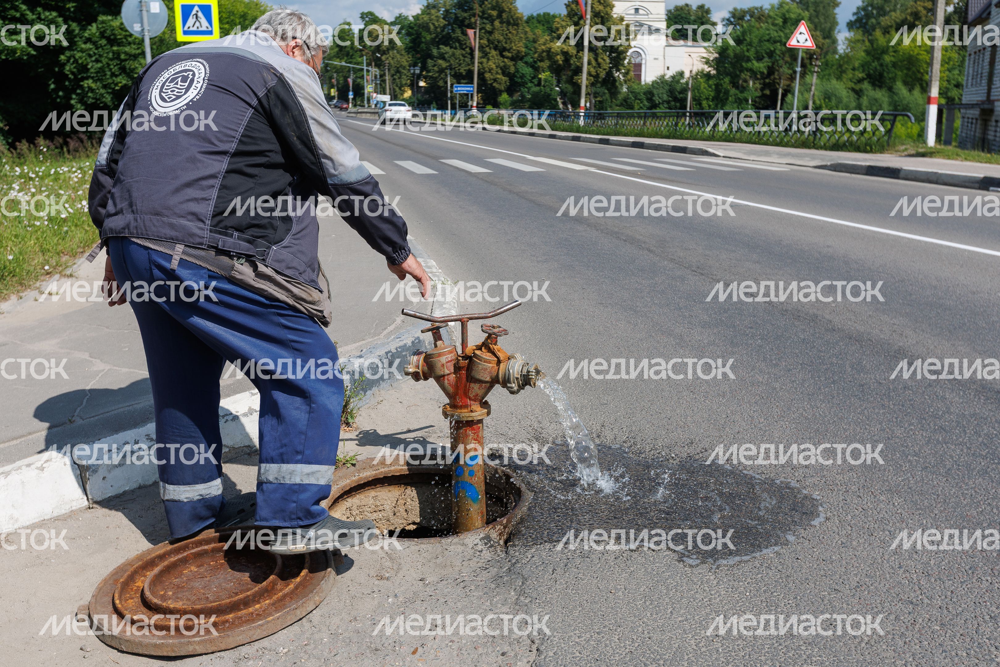Ремонтные работы по промывке систем холодного водоснабжения на объектах Мособлводоканала для подготовки объектов к зиме