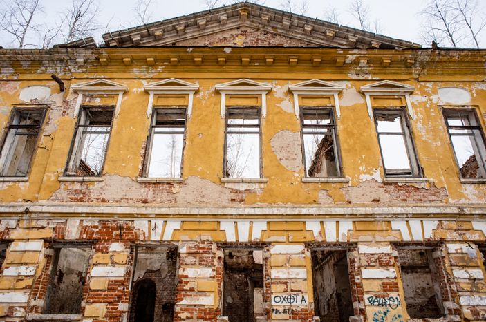 Весенние виды усадьбы Молоди