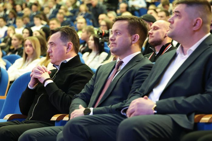 Андрей Воробьев поприветствовал участников форума "На государственной службе"