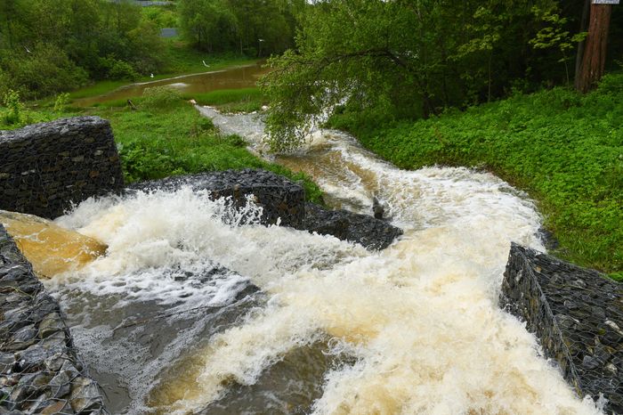 Кадры с мест подтоплений в Красногорске