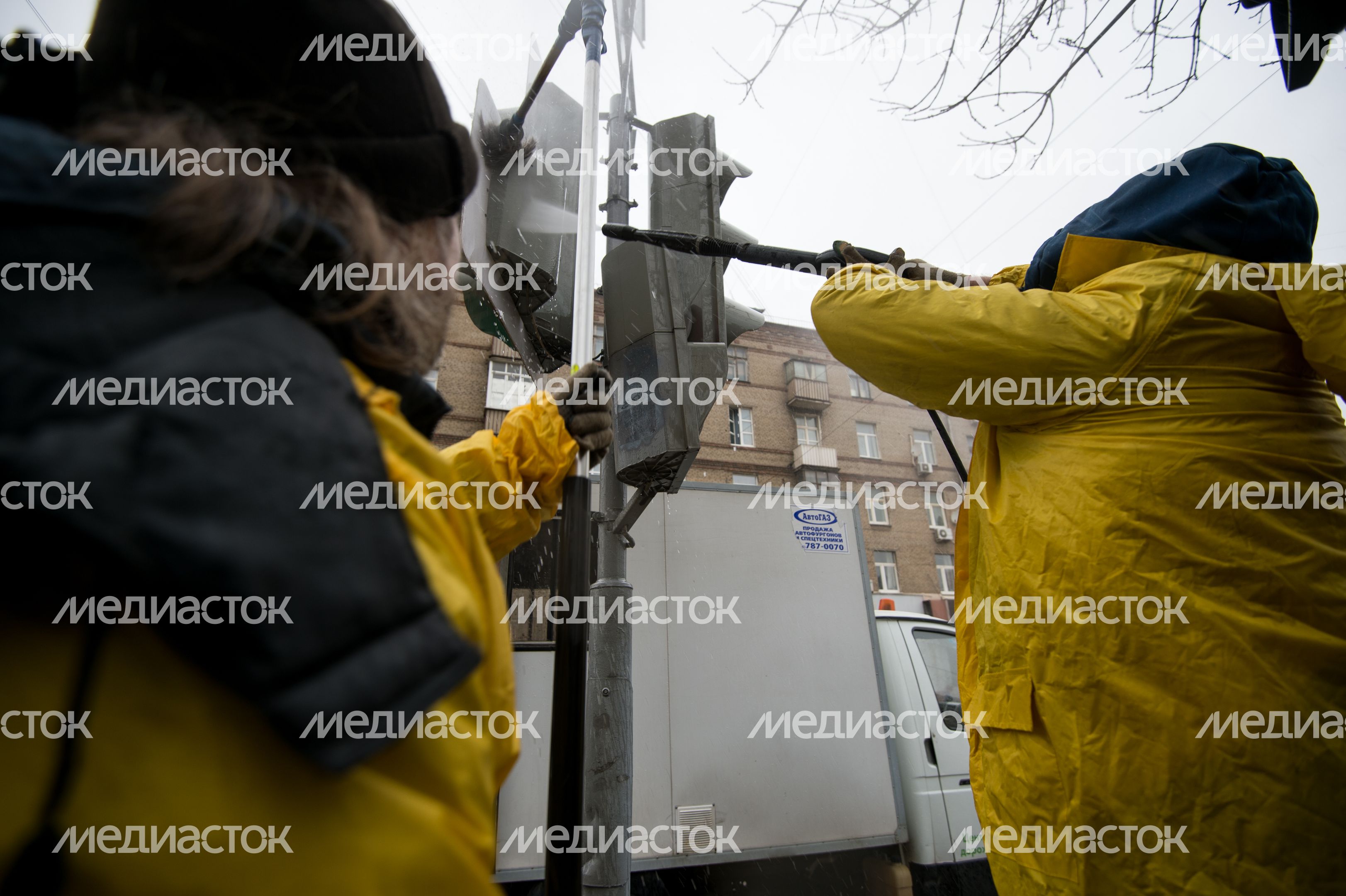 ЦОДД чистит светофоры в Москве
