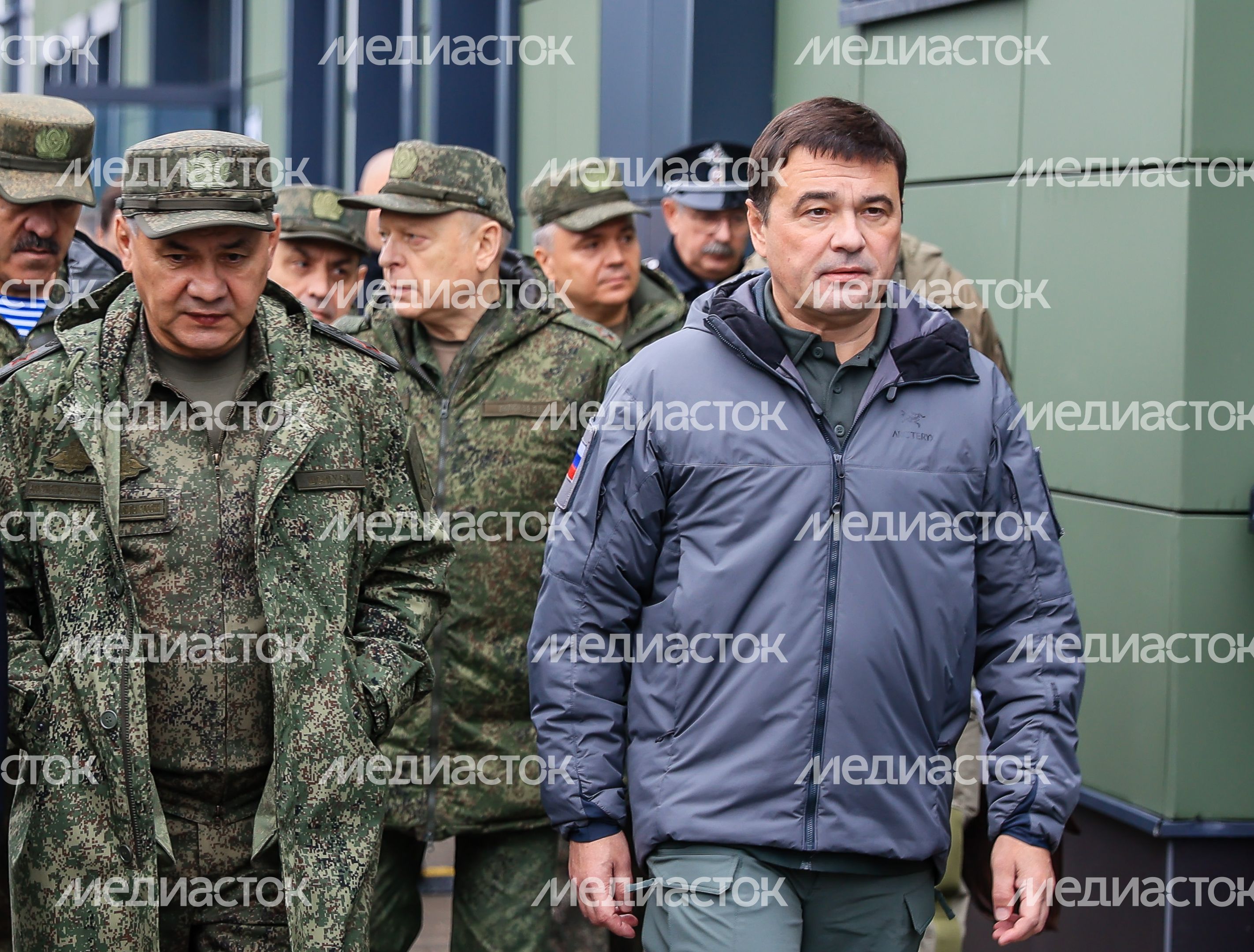 Проверка губернатором Подмосковья условий размещения мобилизованных в парке «Патриот»