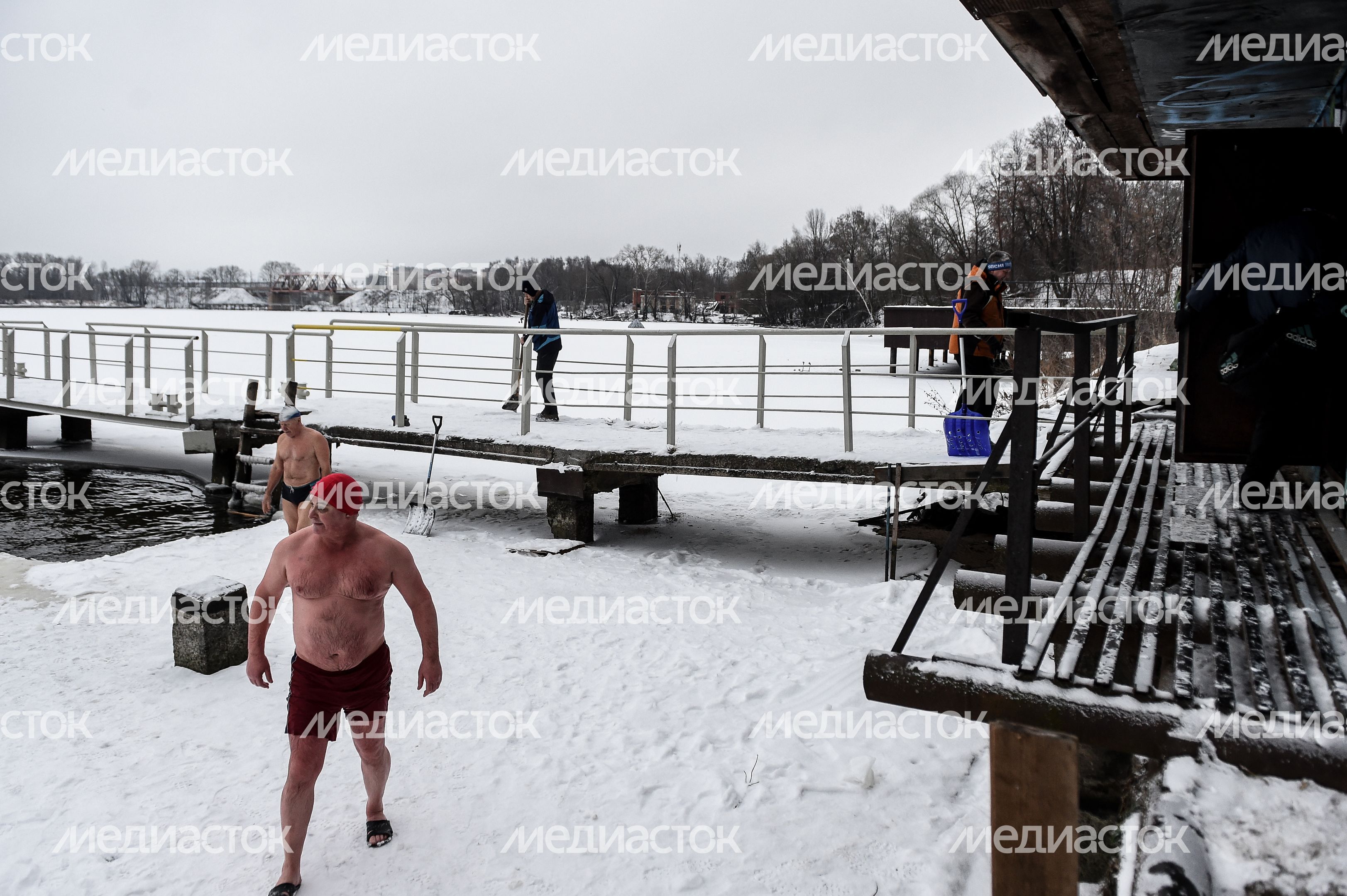 Купание моржей в Долгопрудном