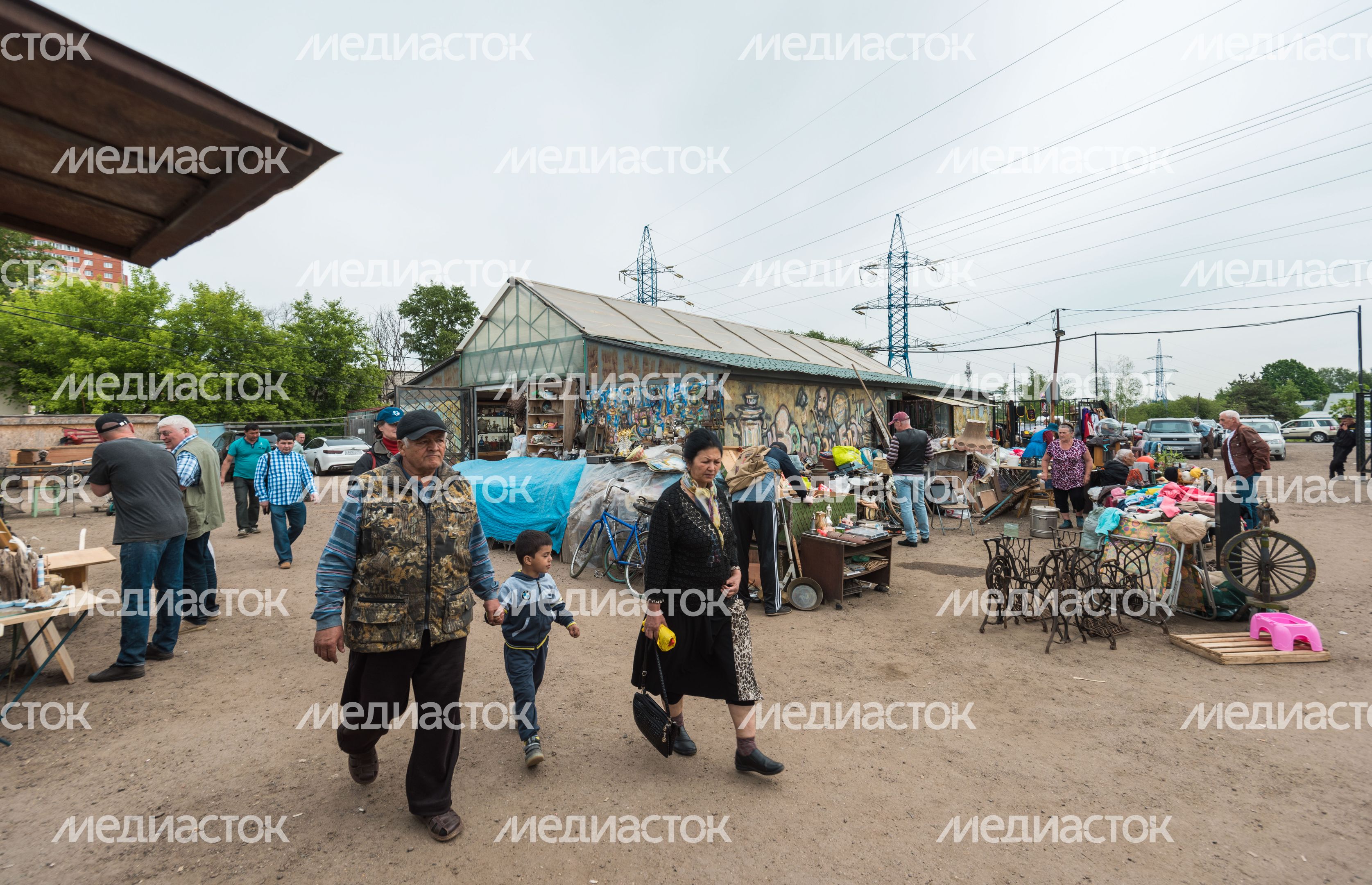 Блошиный рынок «Левша» в Новоподрезково